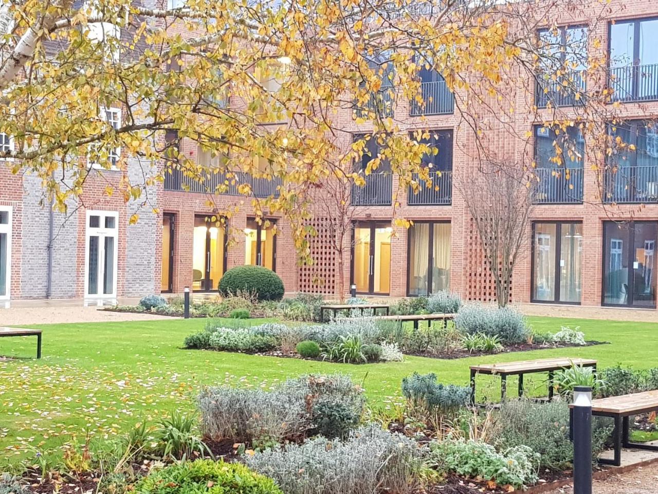 Newnham College - University Of Cambridge 外观 照片